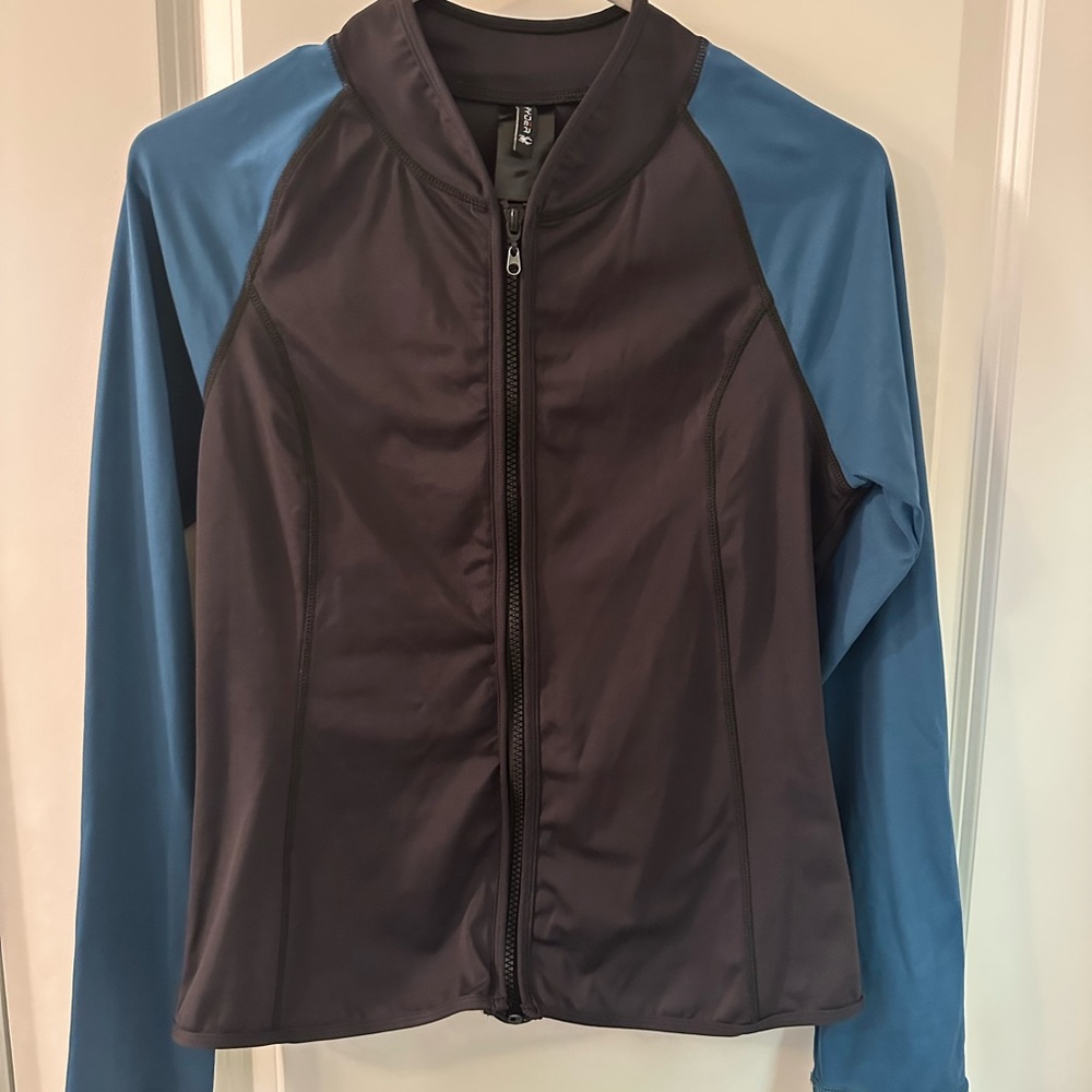 Women’s XL wet suit top
